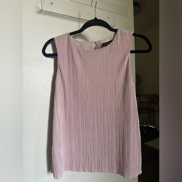 Tops - Banana Republic Pleated Sleeveless Blouse Top XS X-Small Women's Formal Tank